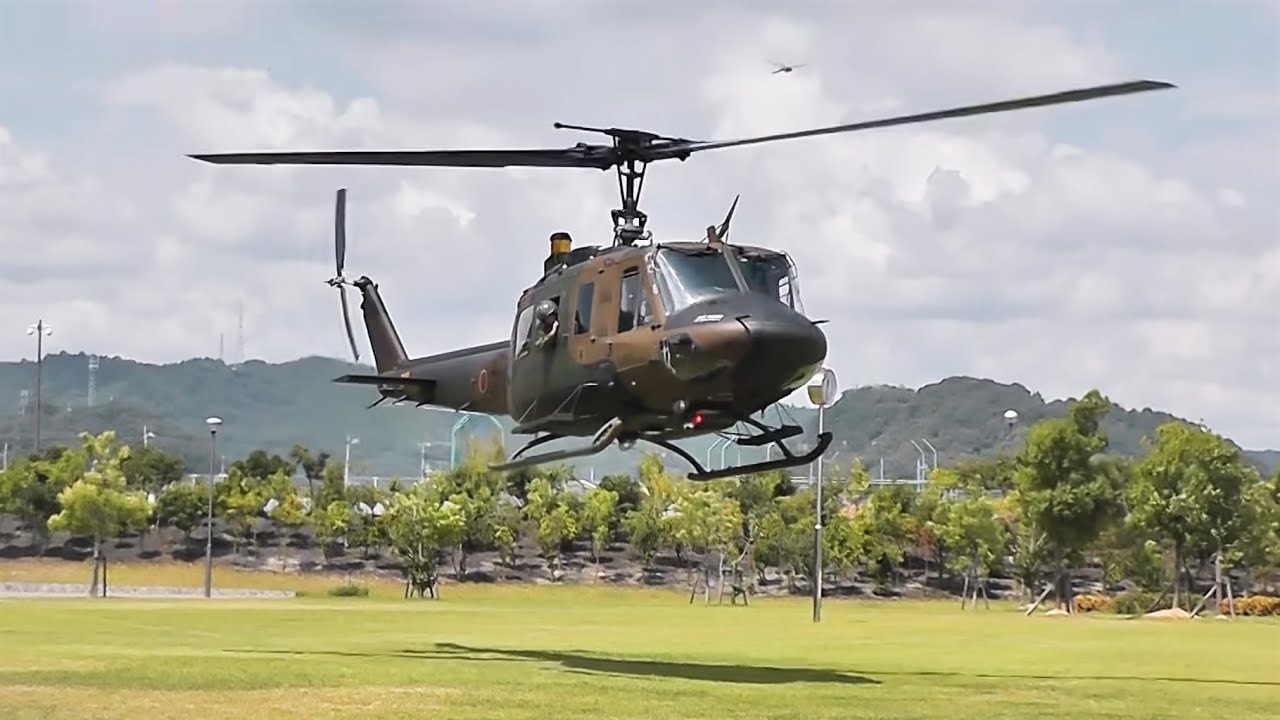 UH-1 Huey Start up & Take off - YouTube