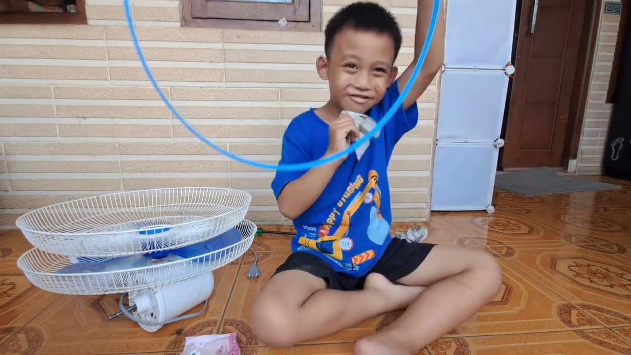 Membersihkan Kipas Angin Miyako