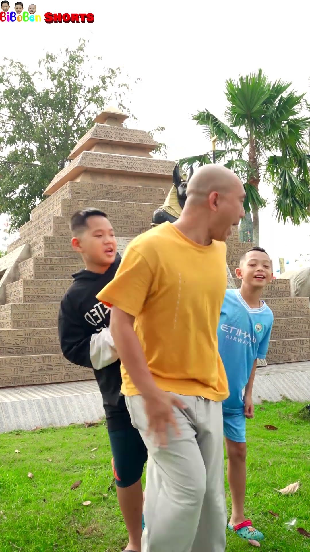 Funny dance | Mio Mao la la la la la ?? #funny #dance #family #shorts