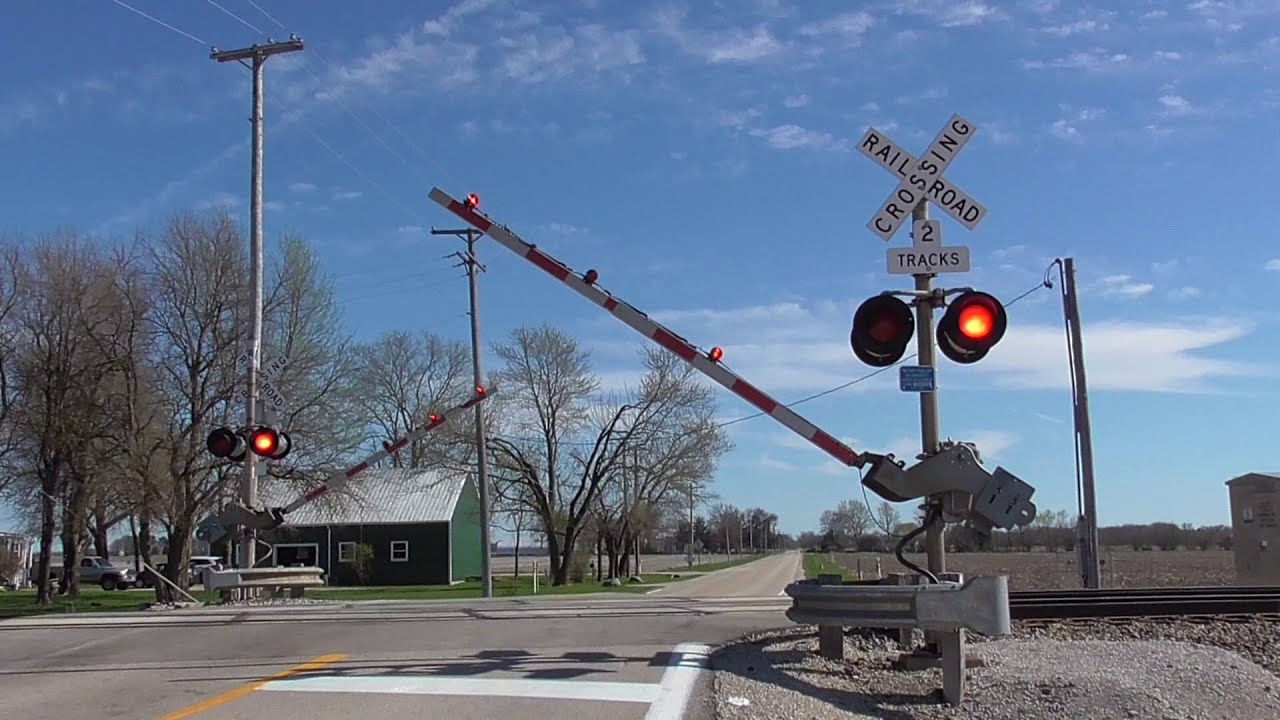 Gorman Rd. Grade Crossing (Coal City, IL) 4/21/19 YouTube