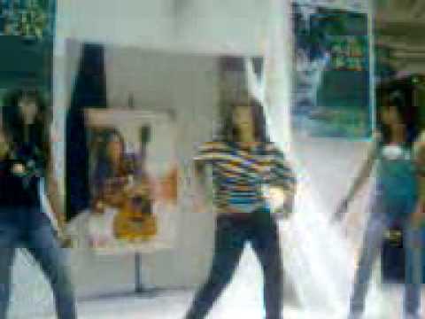 kimberly y anya bailando - demi lovato