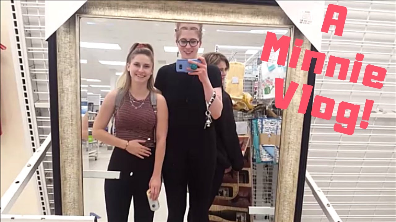 A DisneyDuo Minnie Vlog!