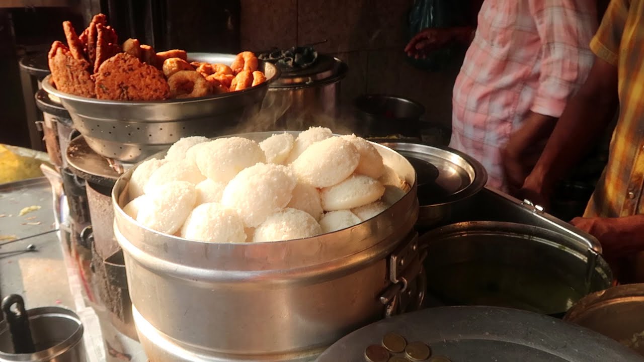 Best South Indian Breakfast at CST, Mumbai | SOUTH CORNER| Idli | Medu Wada | Jini Dosa |Mumbai Food | Street Food Zone
