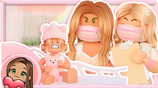 NEWBORN BABY'S *FIRST* Checkup! | *WITH VOICES* Roblox Baby Roleplay | Bonnie Builds