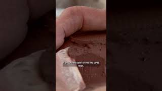 Medieval Influences
WATCH OUR DOCUMENTARIES: https://www.youtube.com/watch?v=r9clFHIrv4E&list=PLFvUht41DkhLDDpdIWkYCuvDqU9r_Aek_&index=3&t=2s&pp=gAQBiAQB
Lisa Hammond talks about her influences from the medieval period in her pottery.
#ceramics #medievalpottery #goldmarkart Medieval Influences