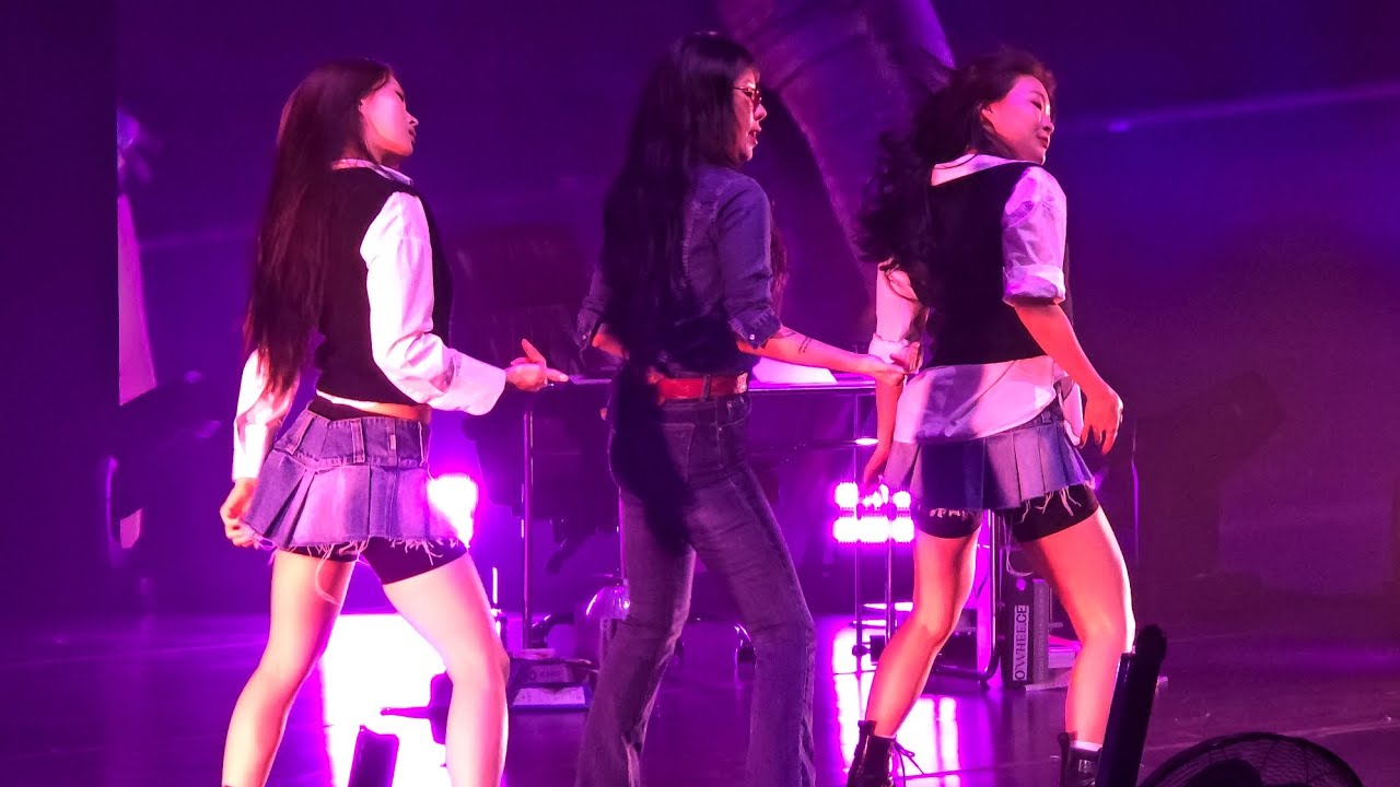 251130 WHEEIN [OWHEECE] IN MACAU - MAMAMOO MEDLEY (마마무 휘인 직캠)