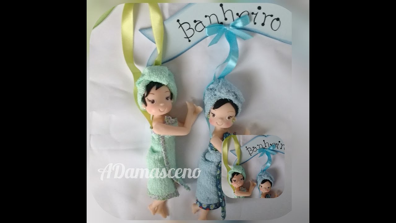 Enfeite de porta de banheiro  em biscuit