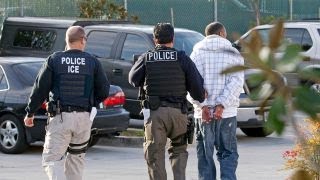 Democrats push to end ICE may hurt them in pro-Trump states