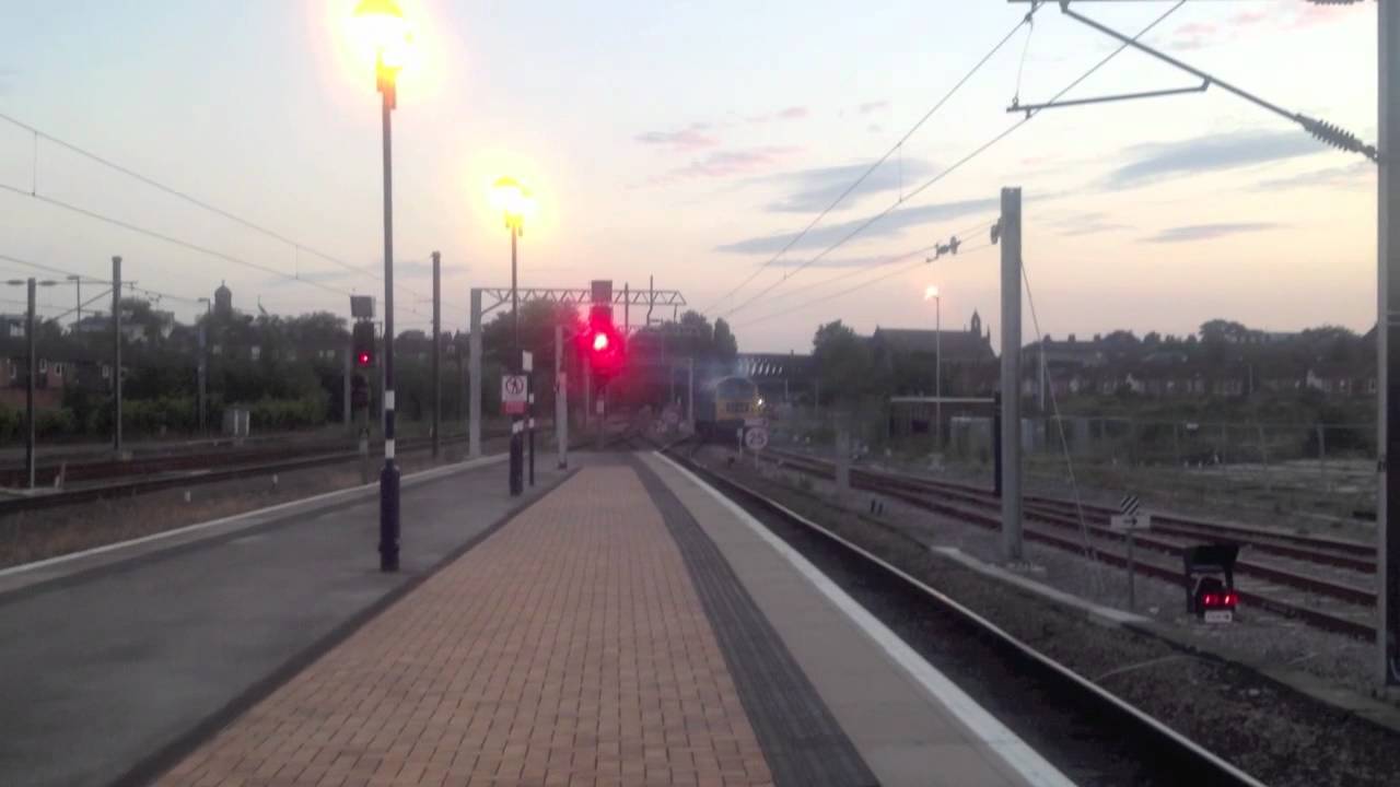 47270 left York Parcel Sidings with thrash and bit of clag! 9/9/12