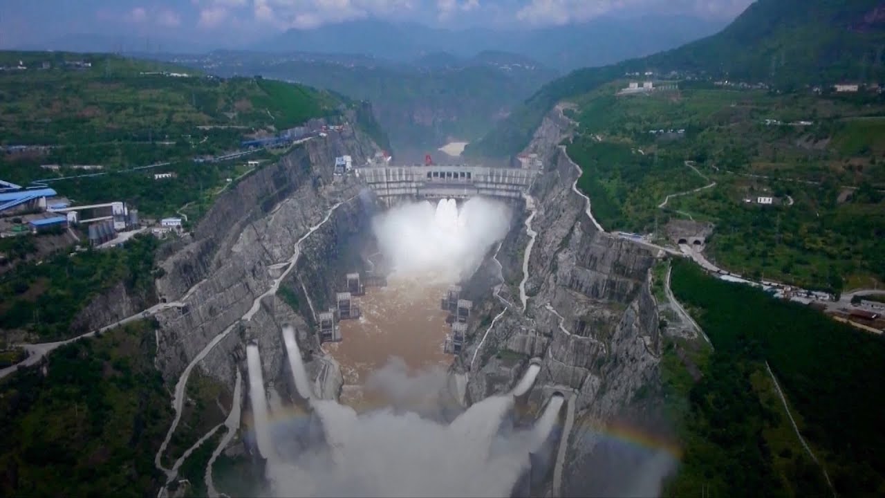 China's installed power generation capacity ranks first in the world