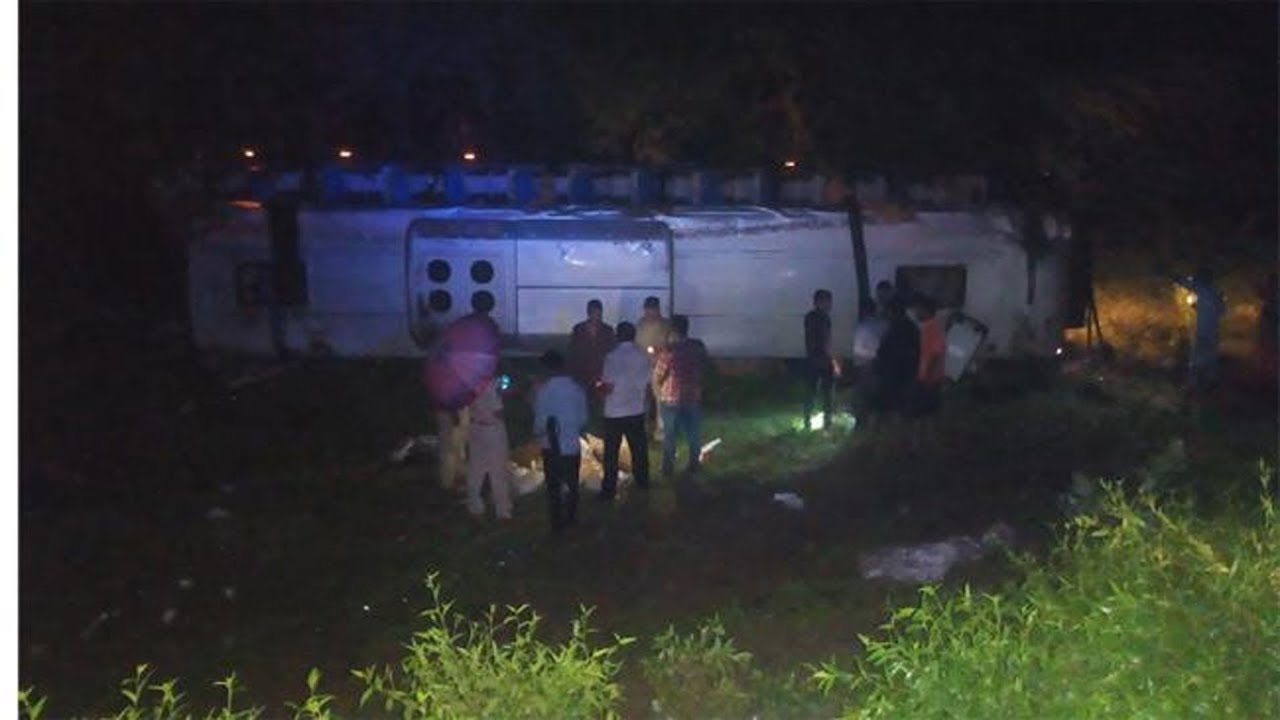 telugu news online live Bus Got Out Of Control And Rolled Over Near Durajpalli Suryapet