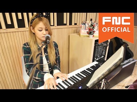 Angels' Cam #18 : AOA YUNA's Christmas present mp3 ke stažení