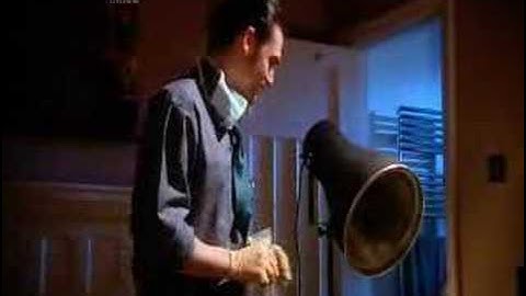 CSI LONDON: Ultraviolet Light Delight!