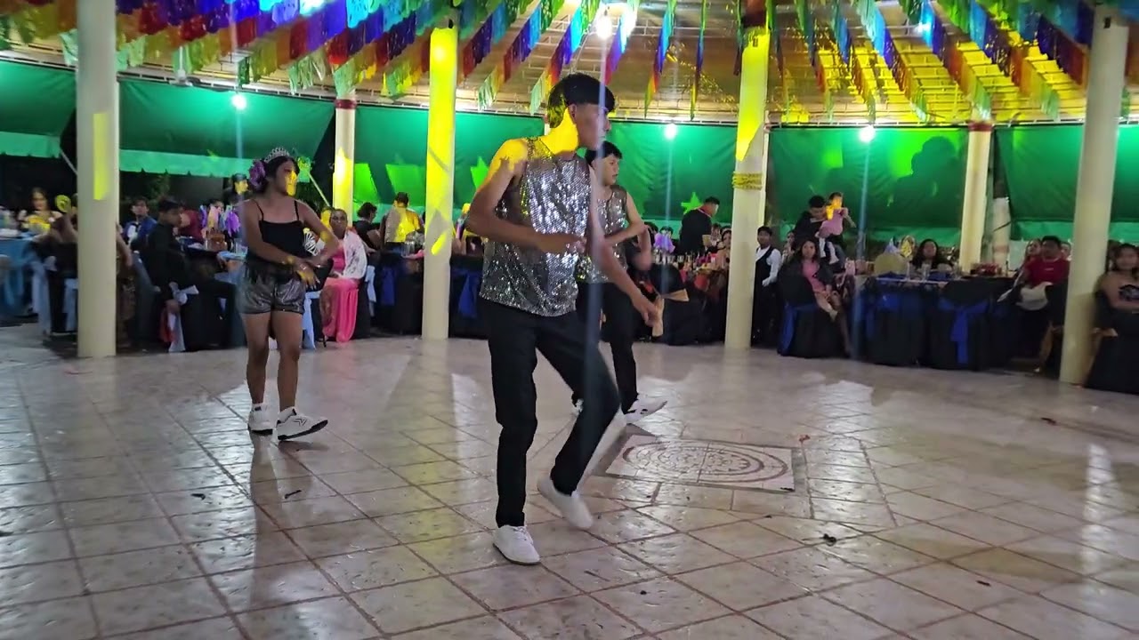 Quince años Jennifer  baile moderno