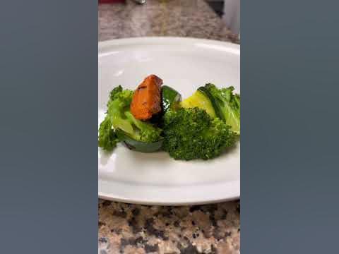 How to prepare Ribeye with peppercorns sauce? - YouTube