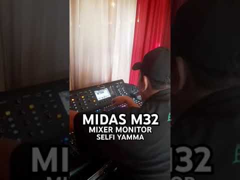 Midas M32 |