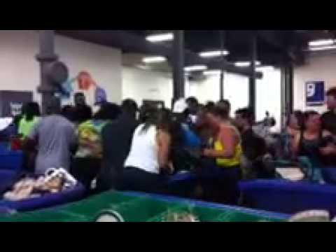 HUGE FIGHT AT GOODWILL OUTLET SAINT LOUIS - YouTube