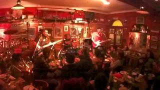ELTRIANGULO FMT - UN COVER DE MI (Daytona pub - 01102016)