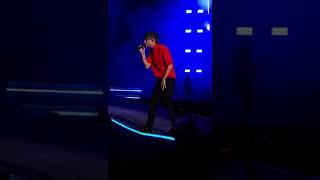 More of Louis performing “Face the music” in Mexico City! 💙🇲🇽 #louistomlinson