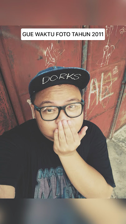 Gaya malu-malu kucing 😂