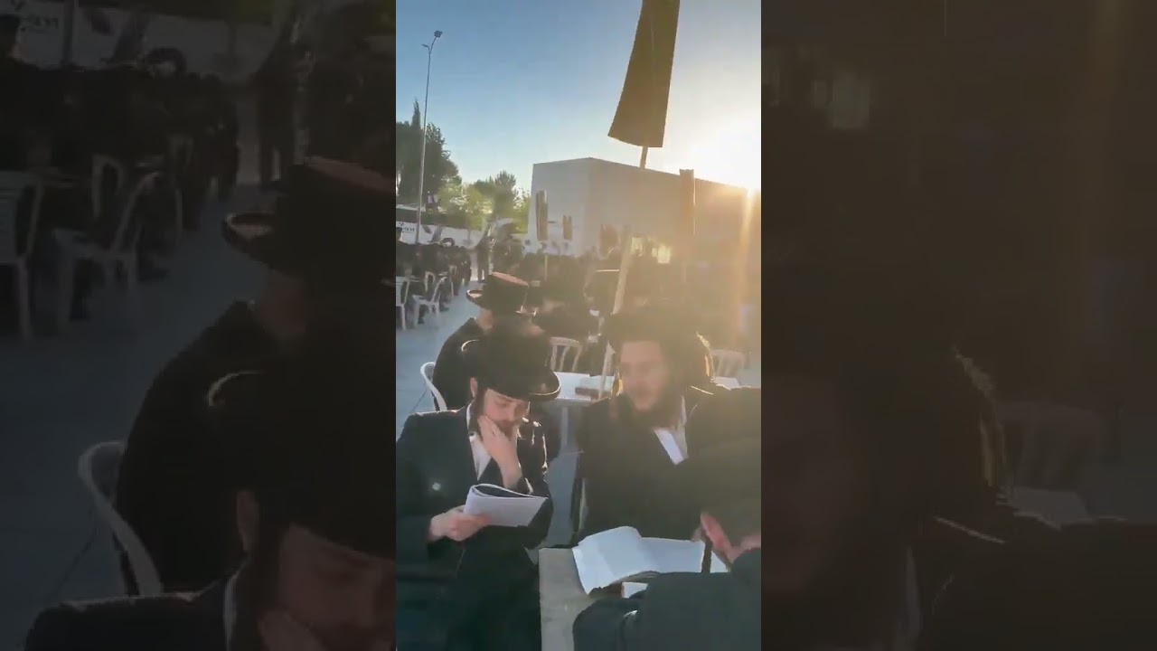 Hundreds of Viznitz Chasidim Study Talmud outside AG's office in Jerusalem to Protest Draft