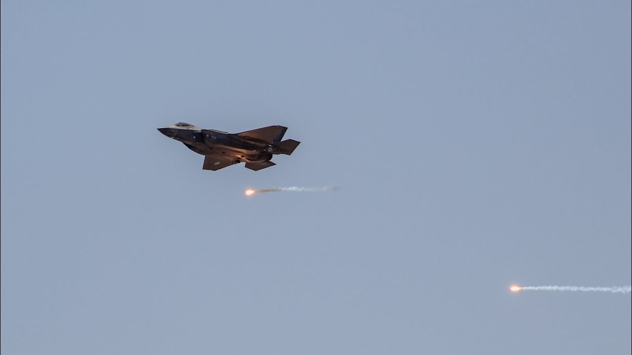 F-35 Demo Team FAMEX 2025 23 abr 25 4k 60fps - YouTube