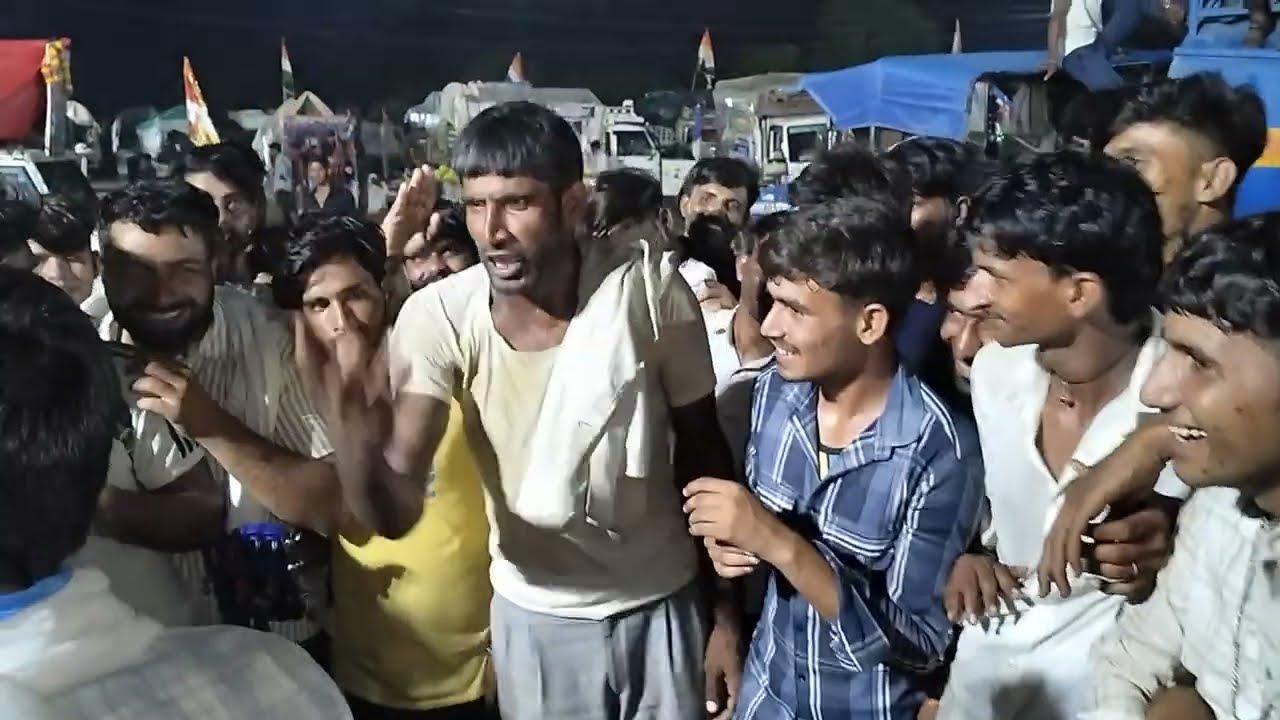 ऐसी टक्कर कभी नहीं देखी होगी मारो पाड़ो टिक्कियों #meenageet 