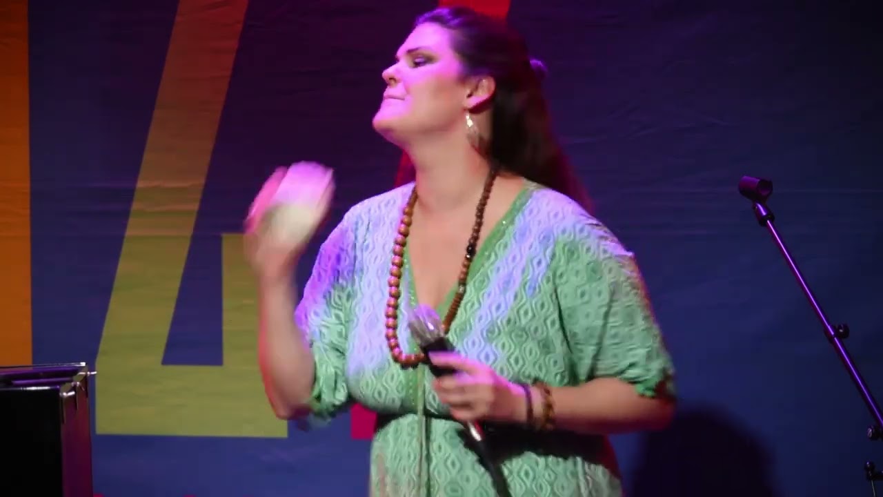 Hound Dog (Sahra da Silva Hans Knudsen)