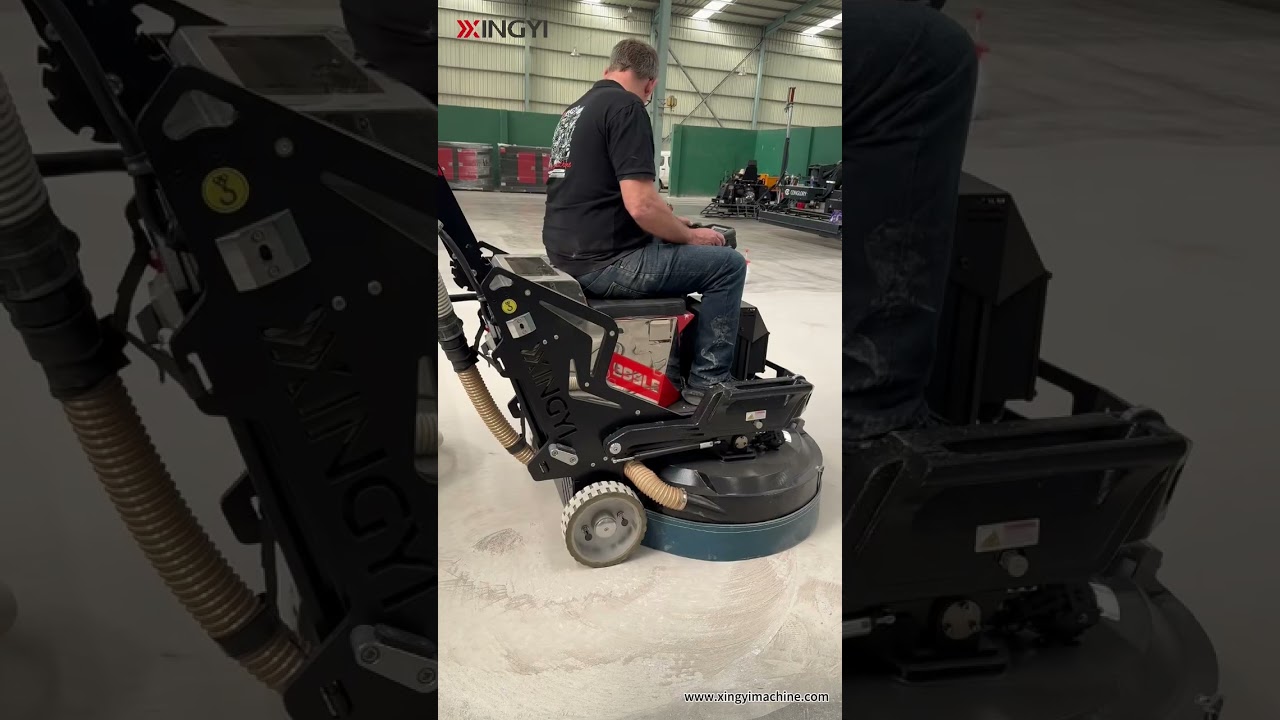 A driving remote control/manual self-driven grinder with a motor power of 22kw.#955LE