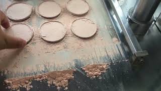 Semi automatic cosmetic eyeshadow blush powder pressing machine powder cake pressing machine