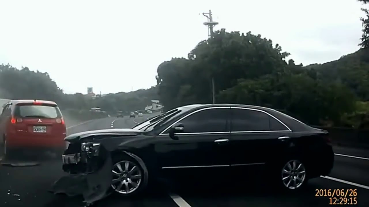 EPIC DRIVING FAILS, CRAZY CAR CRASH COMPILATION FEBRUARY 2018 - YouTube