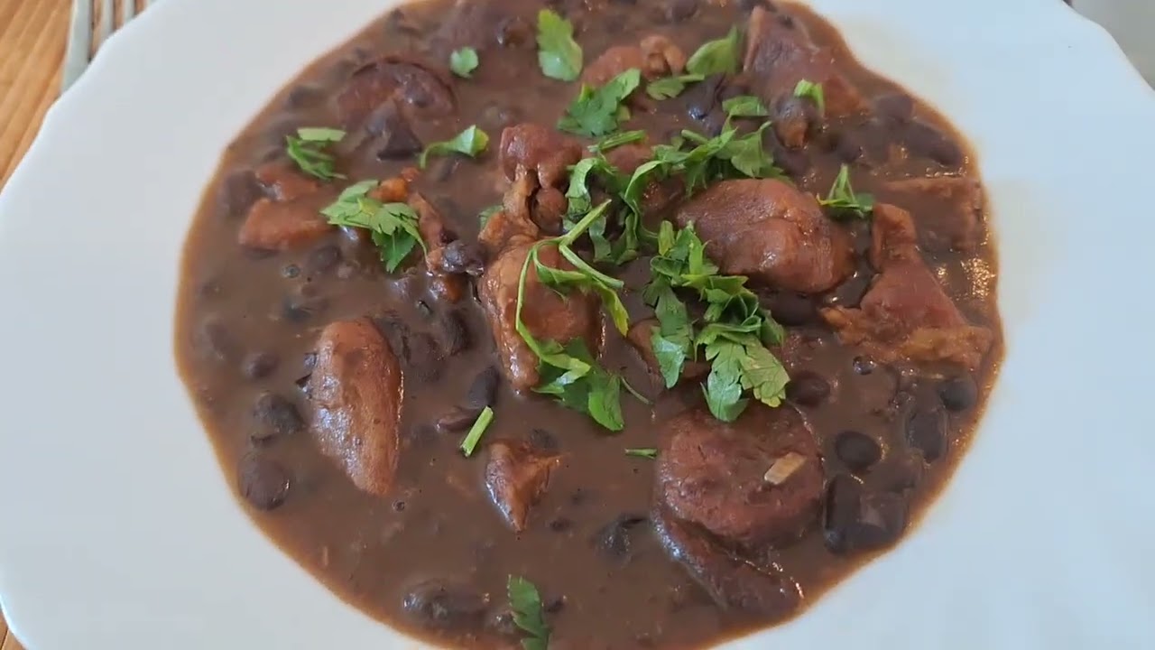 Samba!!! Prizivanje leta i tanga bikinija. Ako bas moraju kupaci. 😉 Brazil. Fežoada (feiojada).