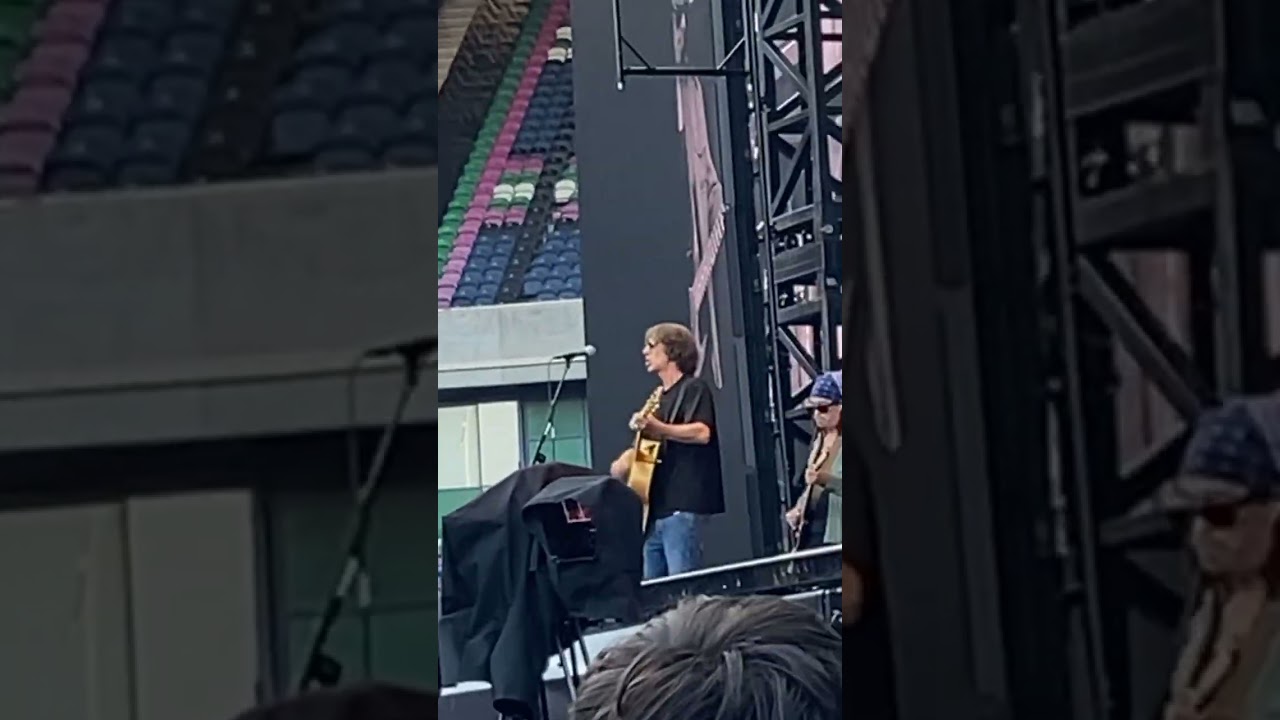 Lucky Man - Richard Ashcroft supporting Oasis at Murrayfield