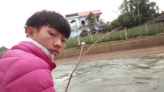 Troi Mien Bac Tro Ret, Mac Ao Phao Di Cau Ca