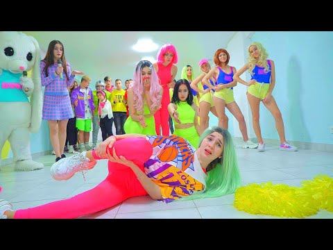 სასკოლო კონკურსი! ბაყაყები კურდღლის გულშემატკივრების წინააღმდეგ! სახალისო გამოწვევა