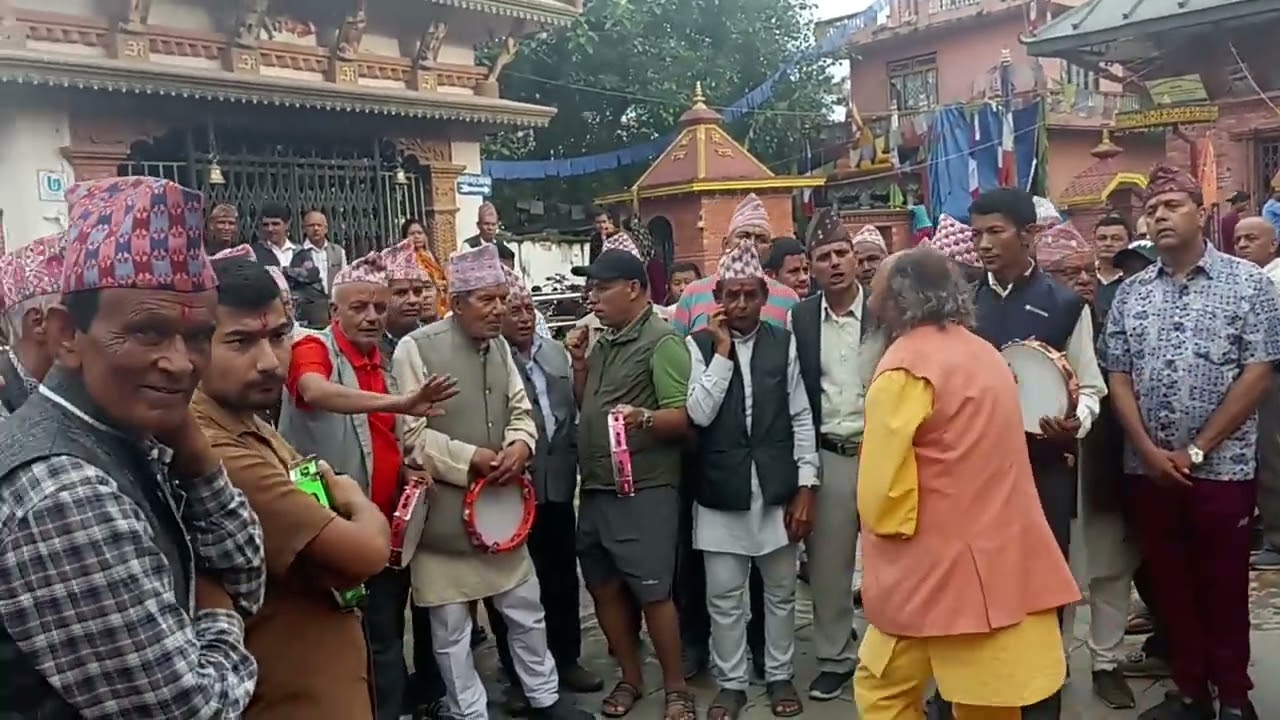 #नेपालीभजन सबै भन्दा फरक खालको हेर्नुस् रमाइलो !!