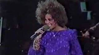 Video thumbnail of "Whitney Huston in New York"