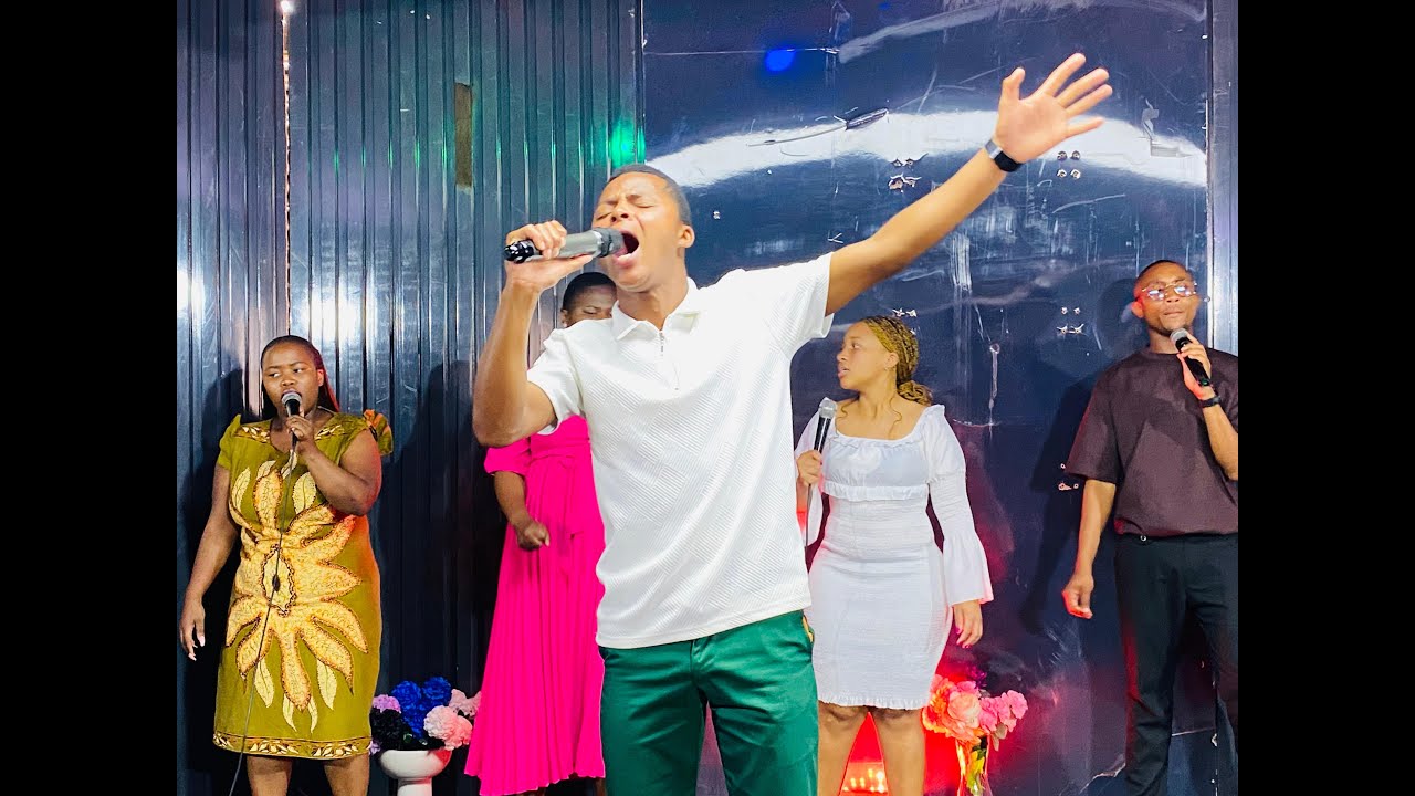 Lungelo - Itende Praise And Worship medley - MWC TV