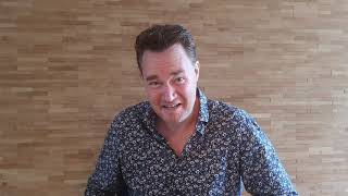 De Man Met De Bochel Moppen En Grappen De Lessen Van Meester Elmer