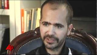 3rd Eye  Artist Gets Camera Implanted in Head