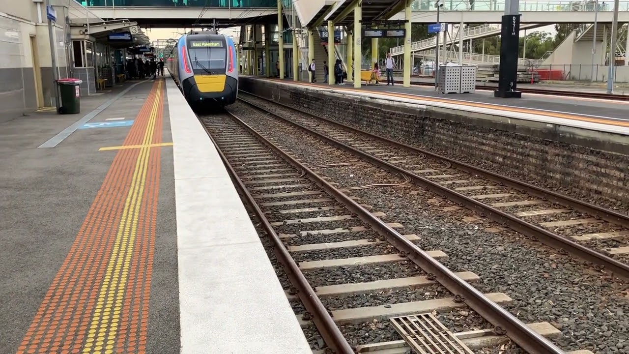 Metro Train Melbourne ￼HCMT Last Service For The Week For City Loop And Flinders Street Part 1 ￼￼