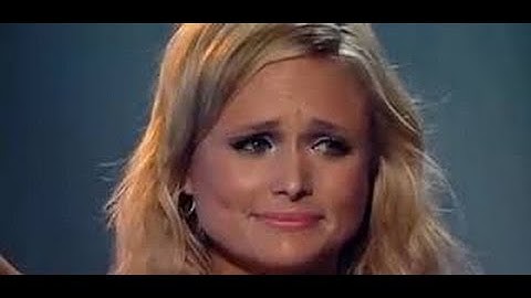 Miranda Lambert Tears Up During Oklahoma Benefit Concert