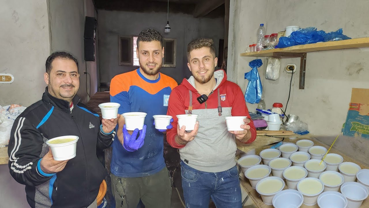 معلقه واحده☝️على اللبن هو سر الزبادي السوري المتماسك بدون فرن ولا مايه سخنة ولا ماكينة زبادي👌