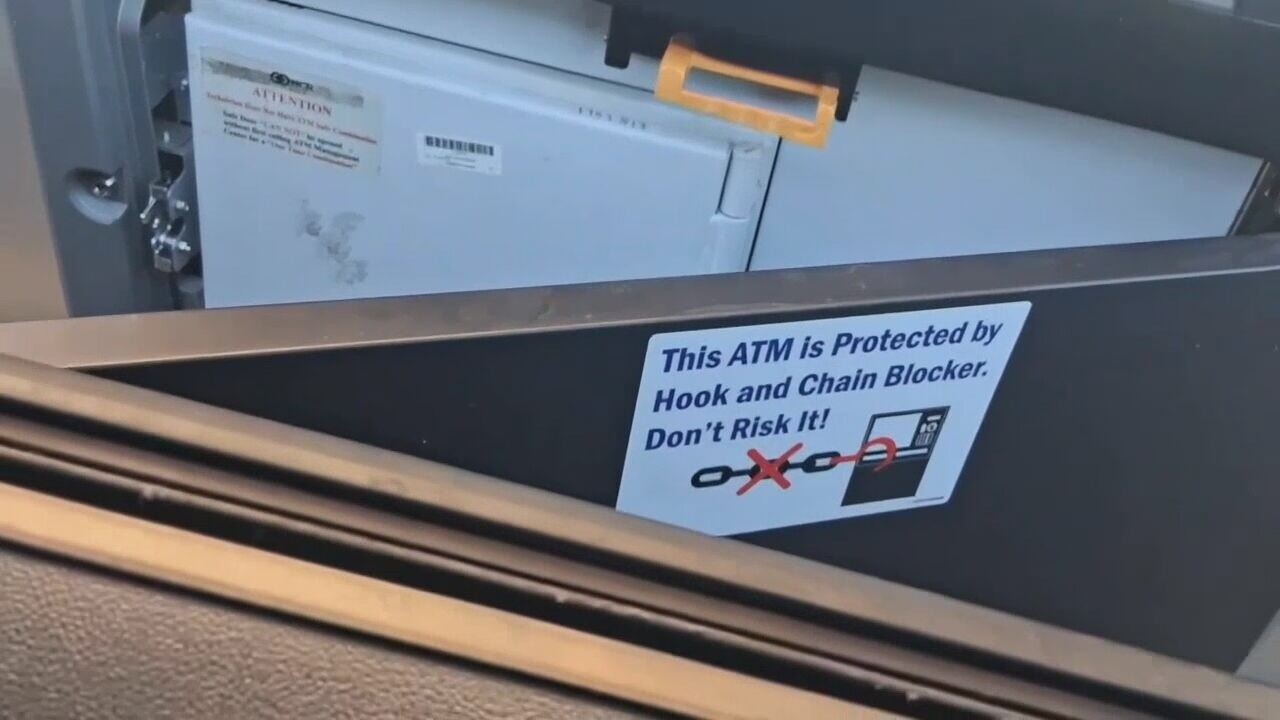 ATM pops open, revealing money, customer says | WSB-TV