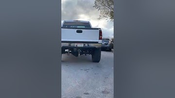 05 LLY Duramax 4 inch Straight Pipe Axel Dumped with 6 inch Tip!!!!!