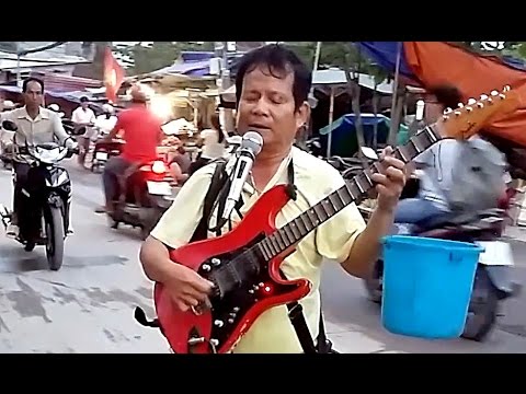 Vọng cổ đường phố - Cảm động với chú Hành Khất Mù có giọng ca quá ngọt ngào và truyền cảm! 1 Vọng cổ đường phố – Cảm động với chú Hành Khất Mù có giọng ca quá ngọt ngào và truyền cảm!
