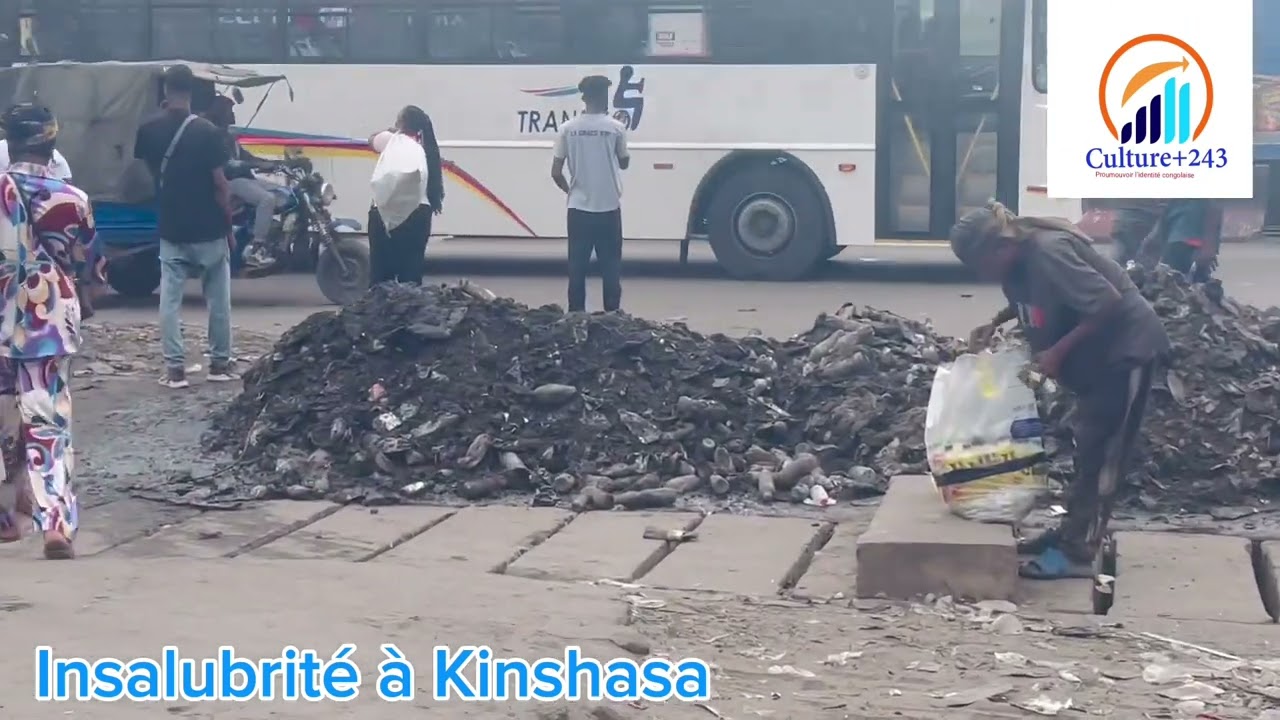 Insalubrité à Kinshasa : des ordures abandonnées après débouchage des caniveaux