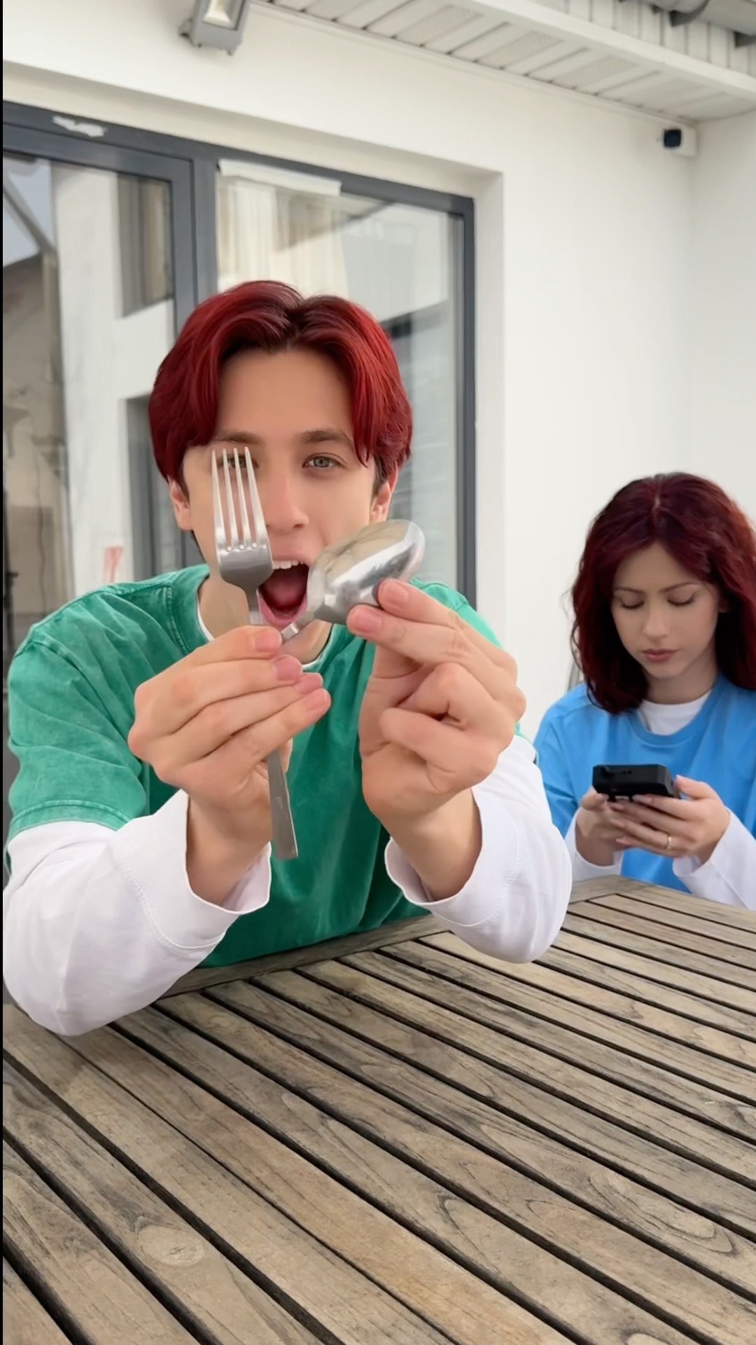 Spoon to Fork magic trick ?