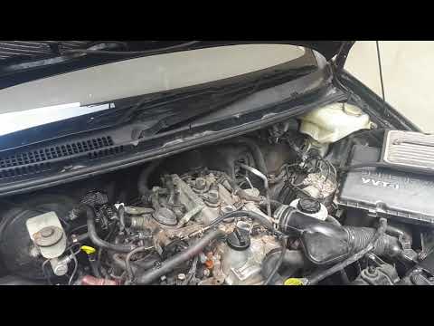 How to open and replace the spark plug car. 