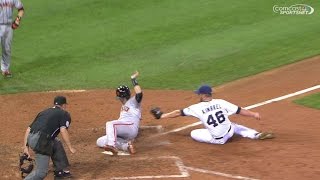 SF@SD: Posey dashes home on wild pitch to even score